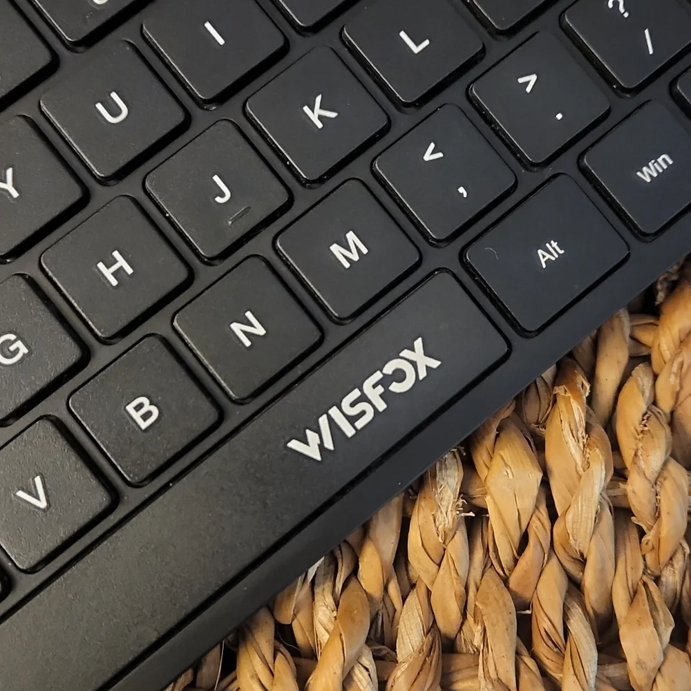 Wisfox Wireless Keyboard with USB connector 💥